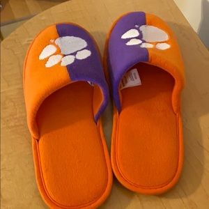Clemson Men’s Slippers sz 9-10